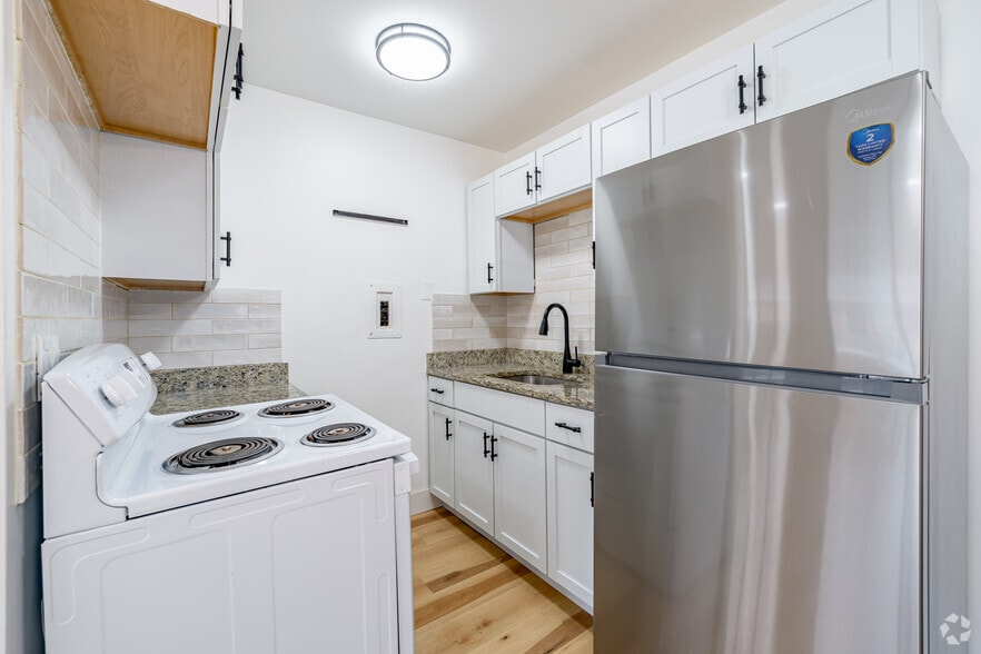 2BR, 1BA - 570SF - Kitchen - Wolverine Lake Lofts