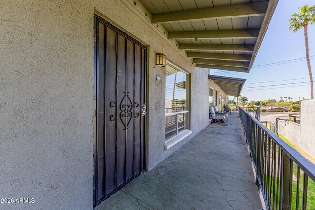 Building Photo - 7141 N 16th St