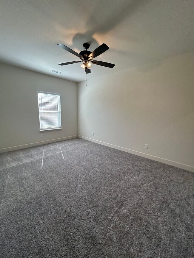 Building Photo - Spacious 4 Bed, 2.5 Bath Home in Pea Ridge!