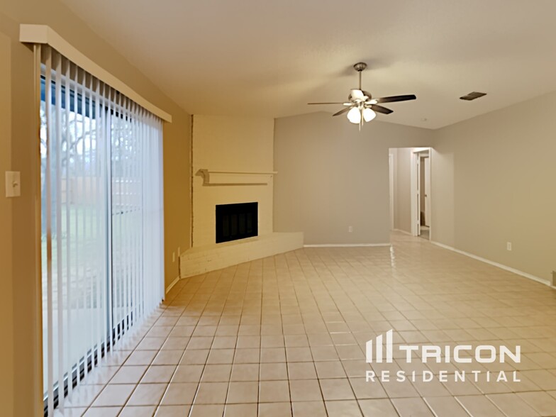 Building Photo - 6705 Lampe Ct