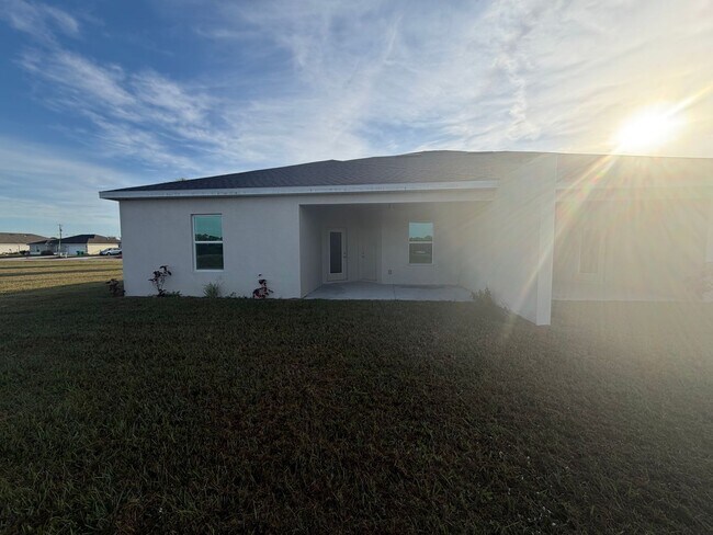 Building Photo - 16107 Badalona Dr