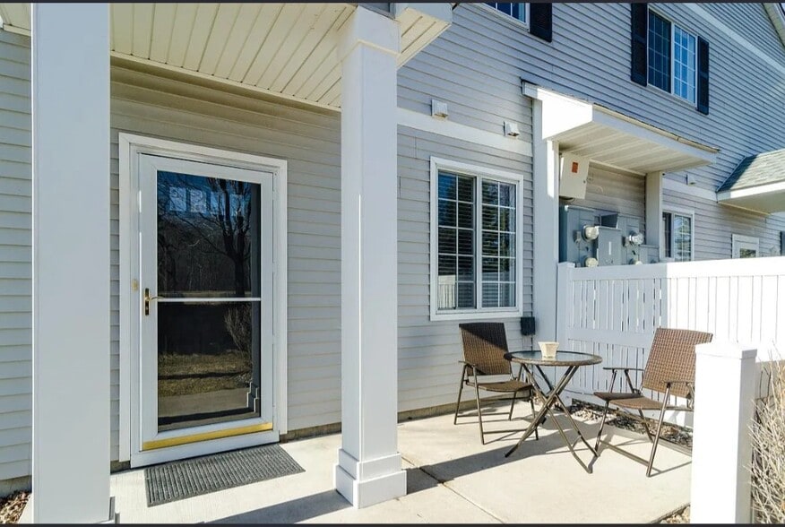 Building Photo - 17756 96th Ave N