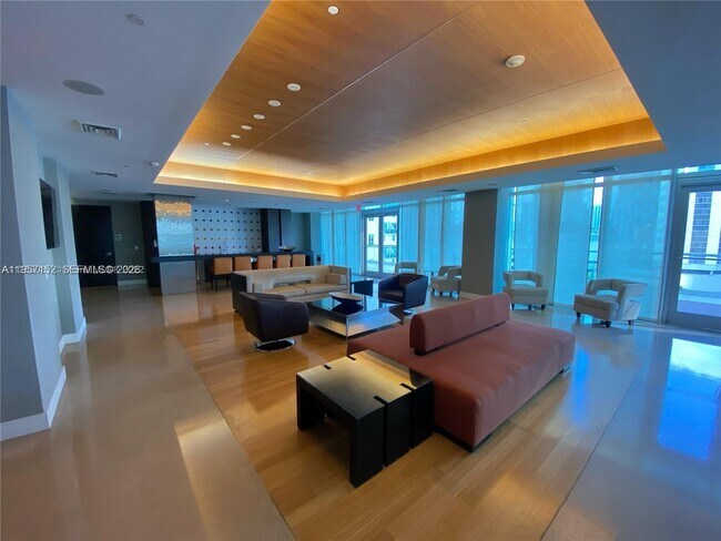 Building Photo - 500 Brickell Ave