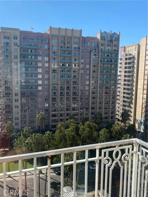 Building Photo - 455 E Ocean Blvd