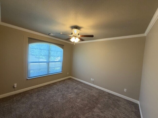 Building Photo - 6502 Isabella Dr