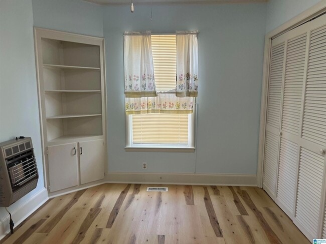 Building Photo - 605 North St E