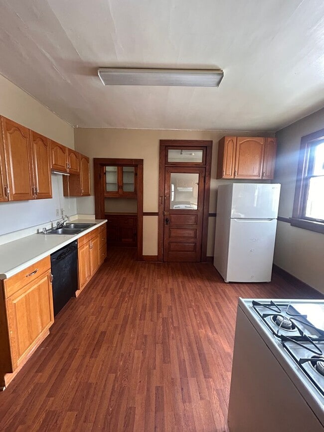 Building Photo - 926 Rivermet Ave