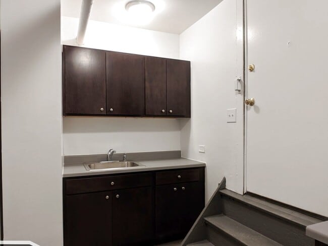 Building Photo - 1542 N Kedzie Ave