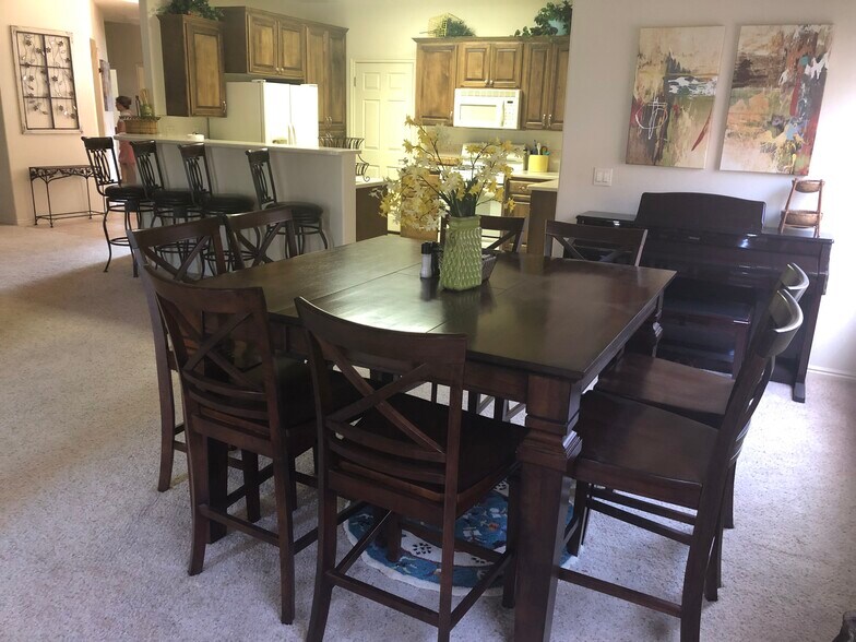 Kitchen and dining area - 1806 N Dixie Downs Rd