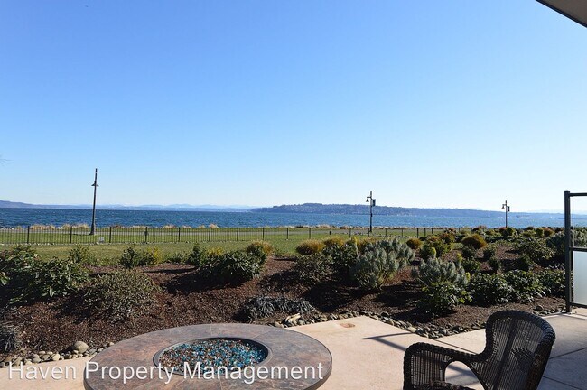 Building Photo - 1 br, 2 bath House - 5105 Grand Loop #109