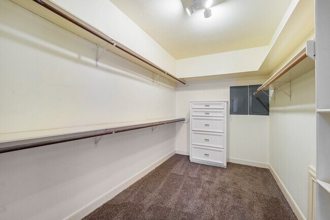 Building Photo - 1743 Randons Point Dr