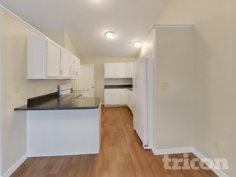 Building Photo - 43 Morse Cir