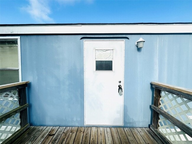 Building Photo - 9012 Spruce St