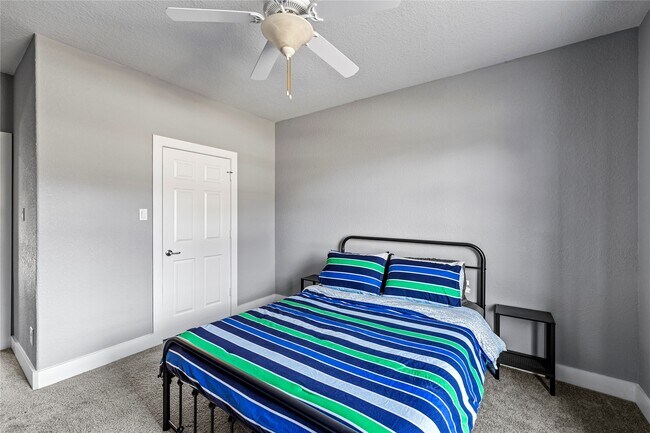 Building Photo - 11601 King George Ct