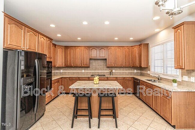 Building Photo - 9244 Palm Bay Cir