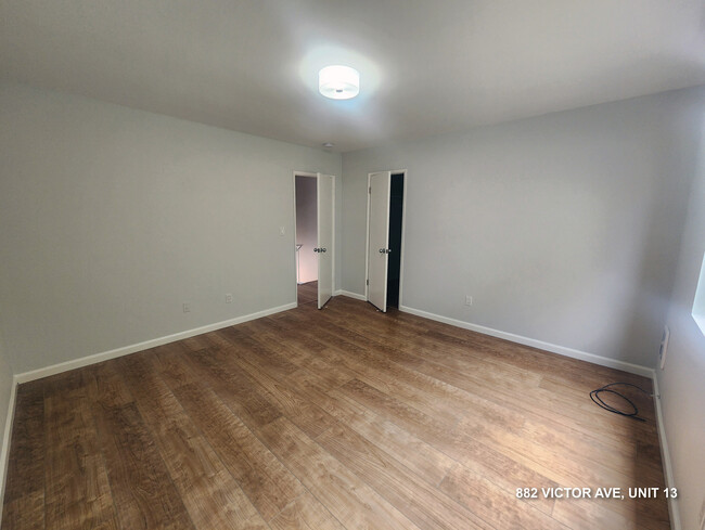 Building Photo - 882 Victor Ave