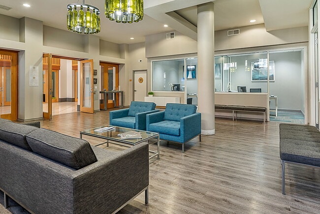 Building Photo - 101 San Fernando