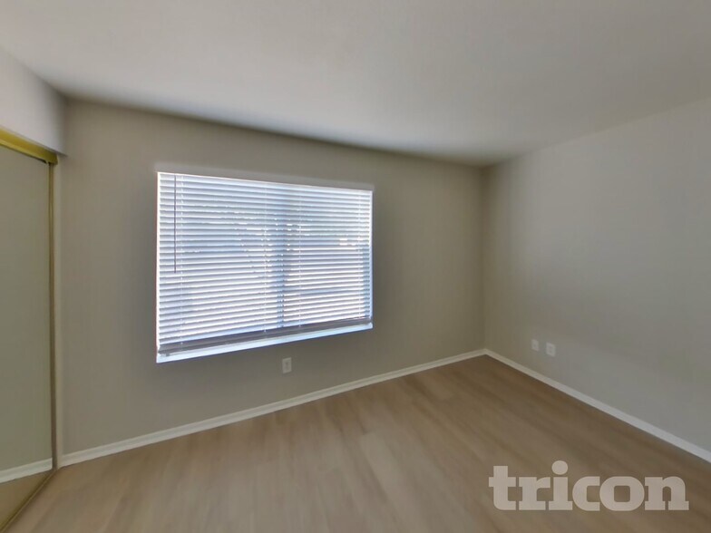 Building Photo - 7331 W Mountain View Rd