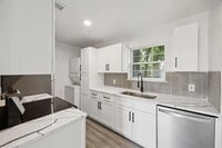 Building Photo - 809 W Broadus St