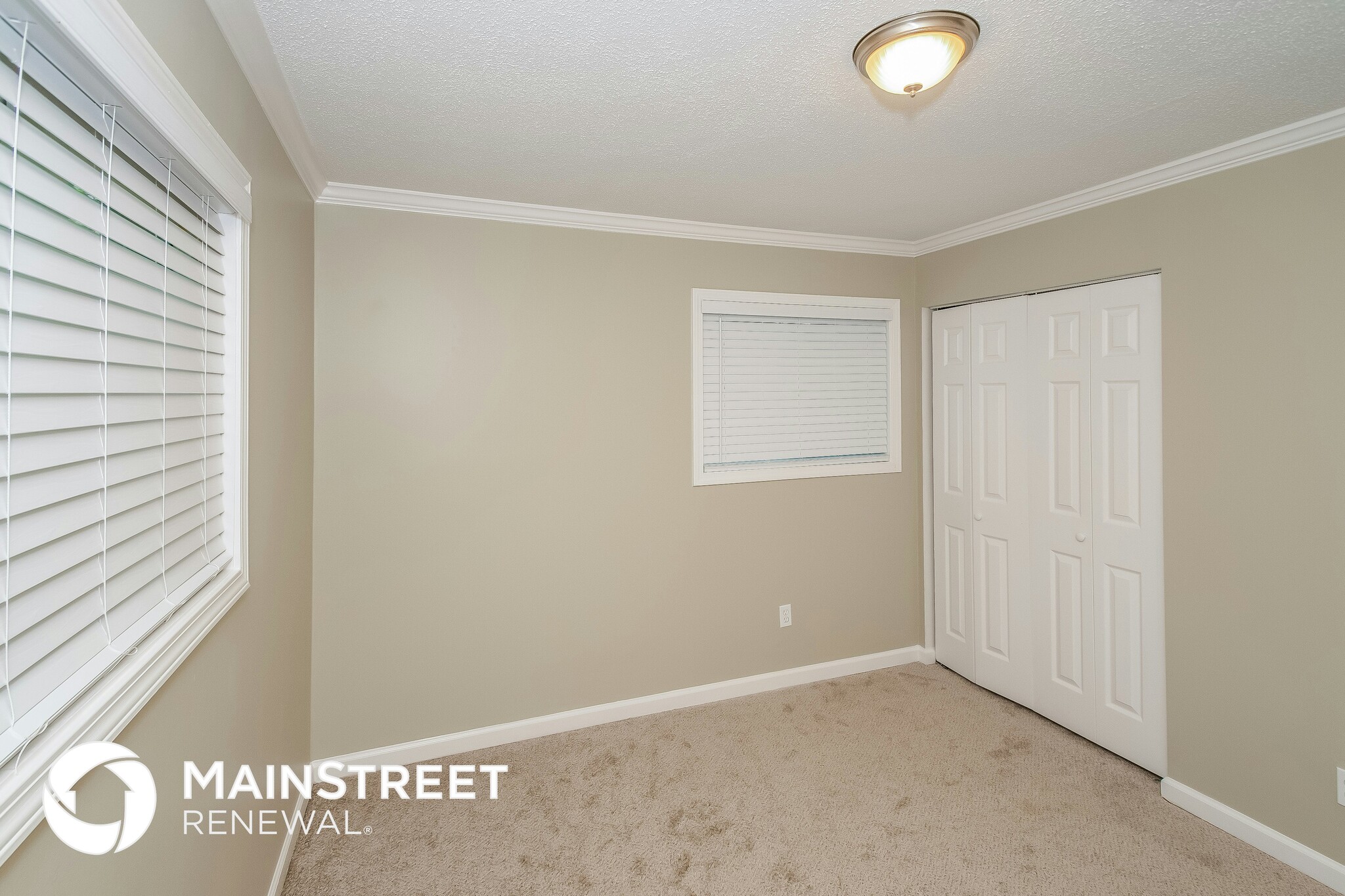 Building Photo - 1309 Lake Ln NE