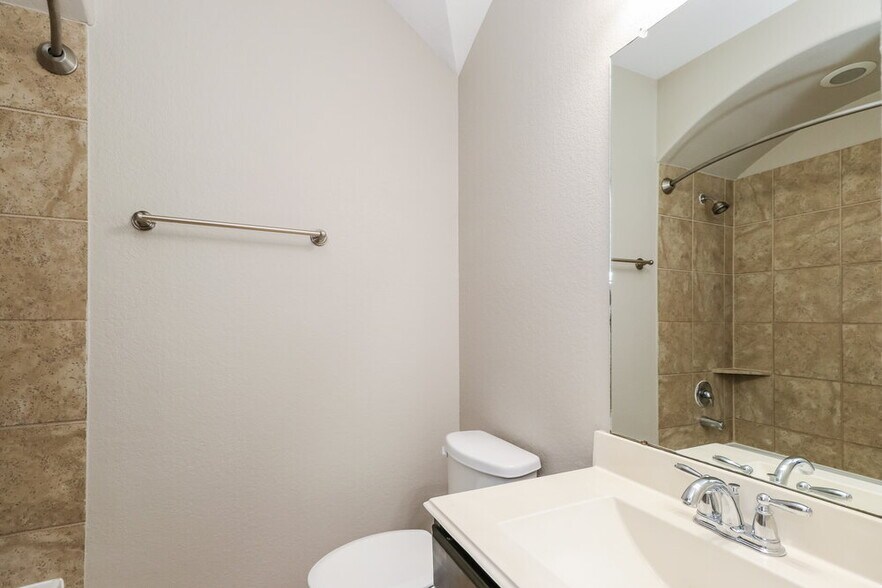Building Photo - 21604 Hackamore Ct