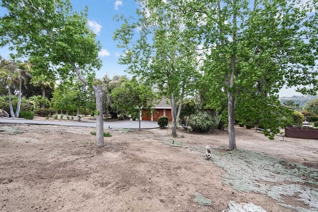 Building Photo - 14844 Rancho Real