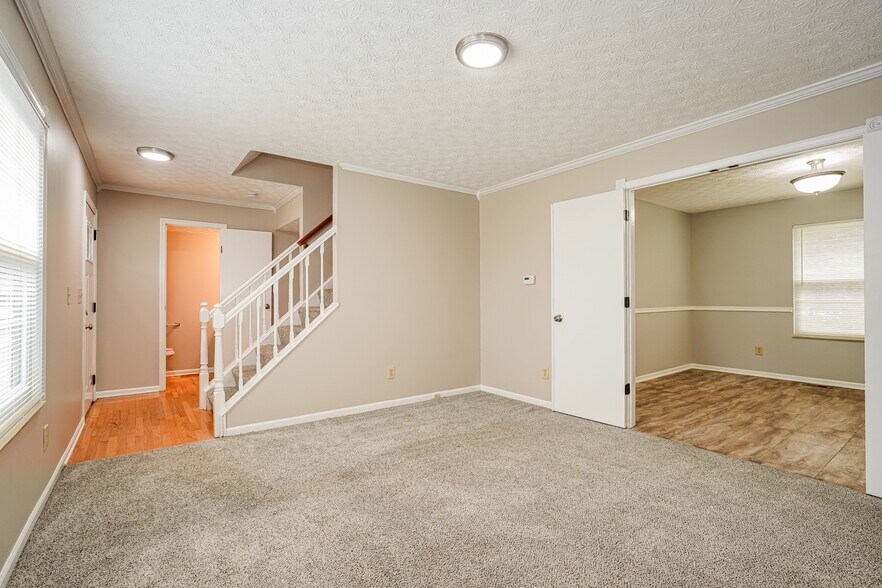 Building Photo - 3976 Maidstone Dr