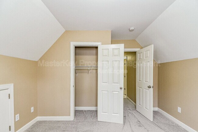 Building Photo - 225 Braxman Ln