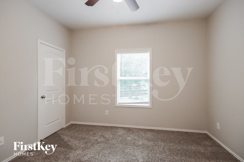 Building Photo - 511 Topsail Way