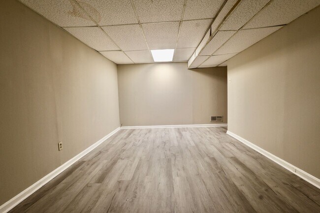 Building Photo - 536 Edgecrest Cir