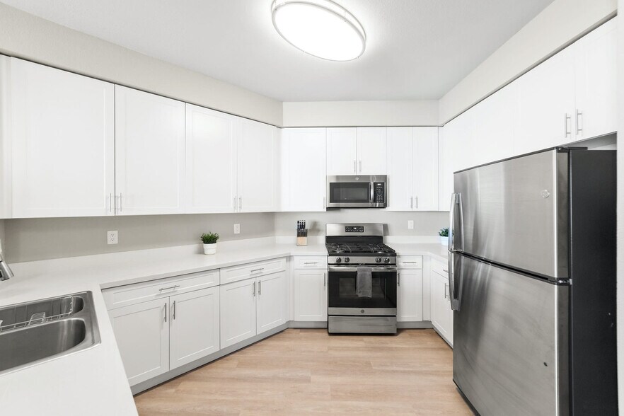Building Photo - 375 Harbour Cove Dr