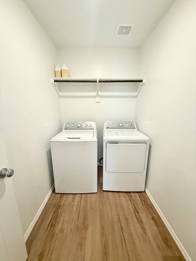 Building Photo - 3733 Palmetto Blf Dr