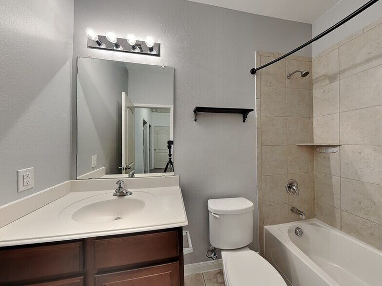 Building Photo - 6140 Nathan Creek Dr