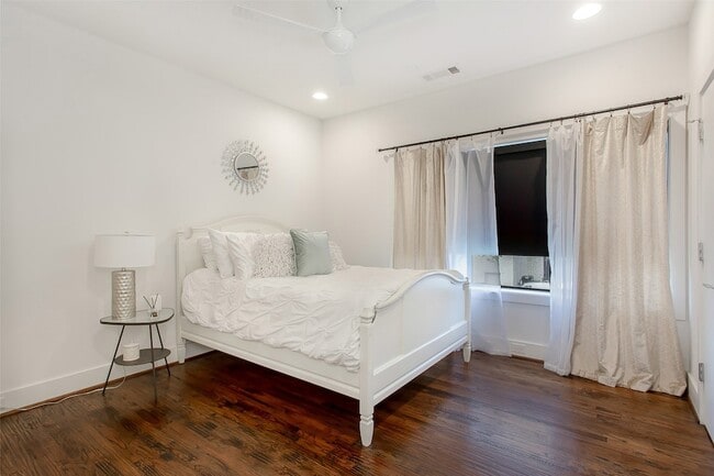 Building Photo - 5602 Lindell Ave