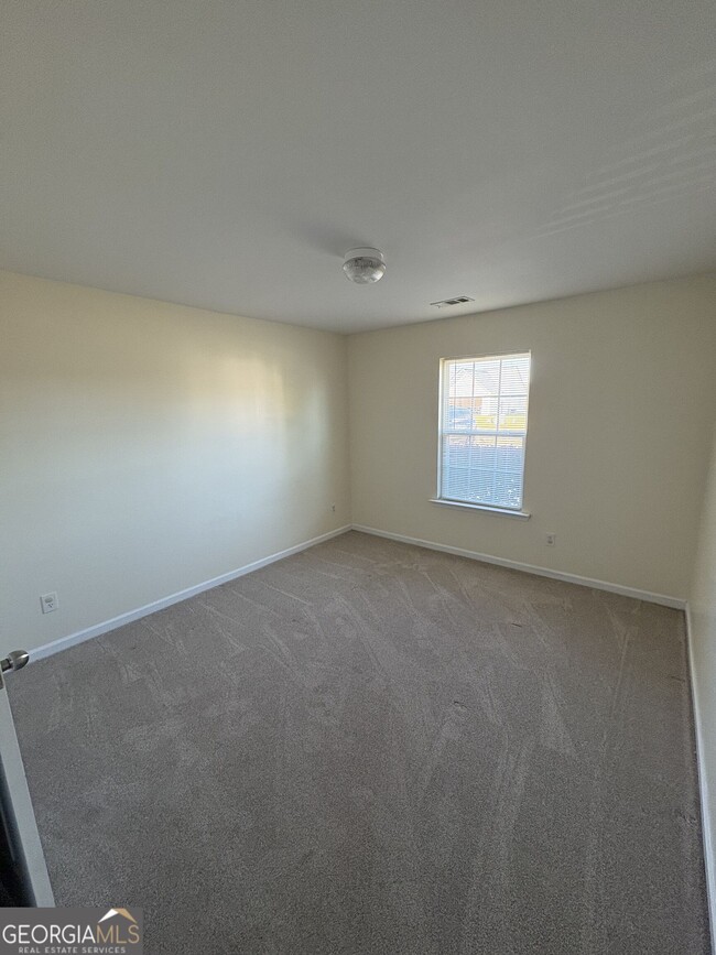Building Photo - 294 Oliver Ridge Dr