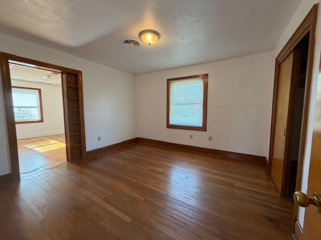 Building Photo - 145 Center St