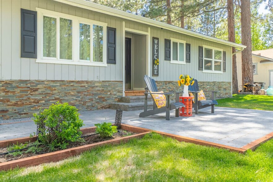 Building Photo - 10283 White Fir Rd