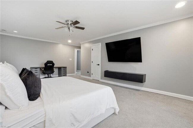 Building Photo - 1859 Parkview Ave