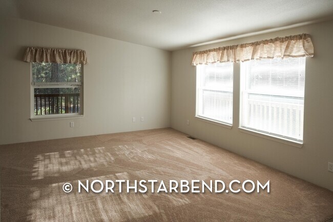Building Photo - Updated home in Deschutes River Woods