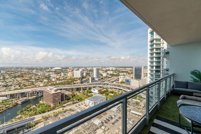 Building Photo - 92 SW 3rd St