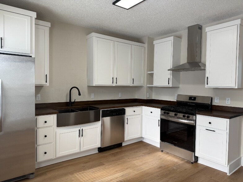 Building Photo - 1101 Stoughton Ave