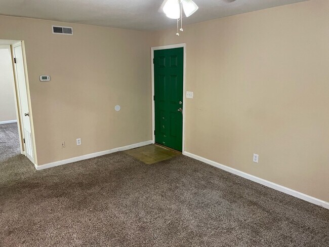 Building Photo - 2348 Horne Ave