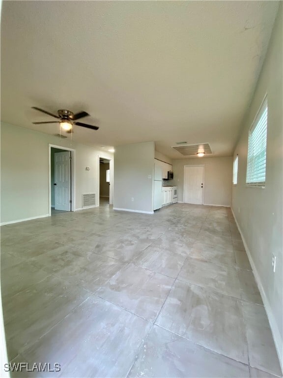 Building Photo - 1534 Oak Dr