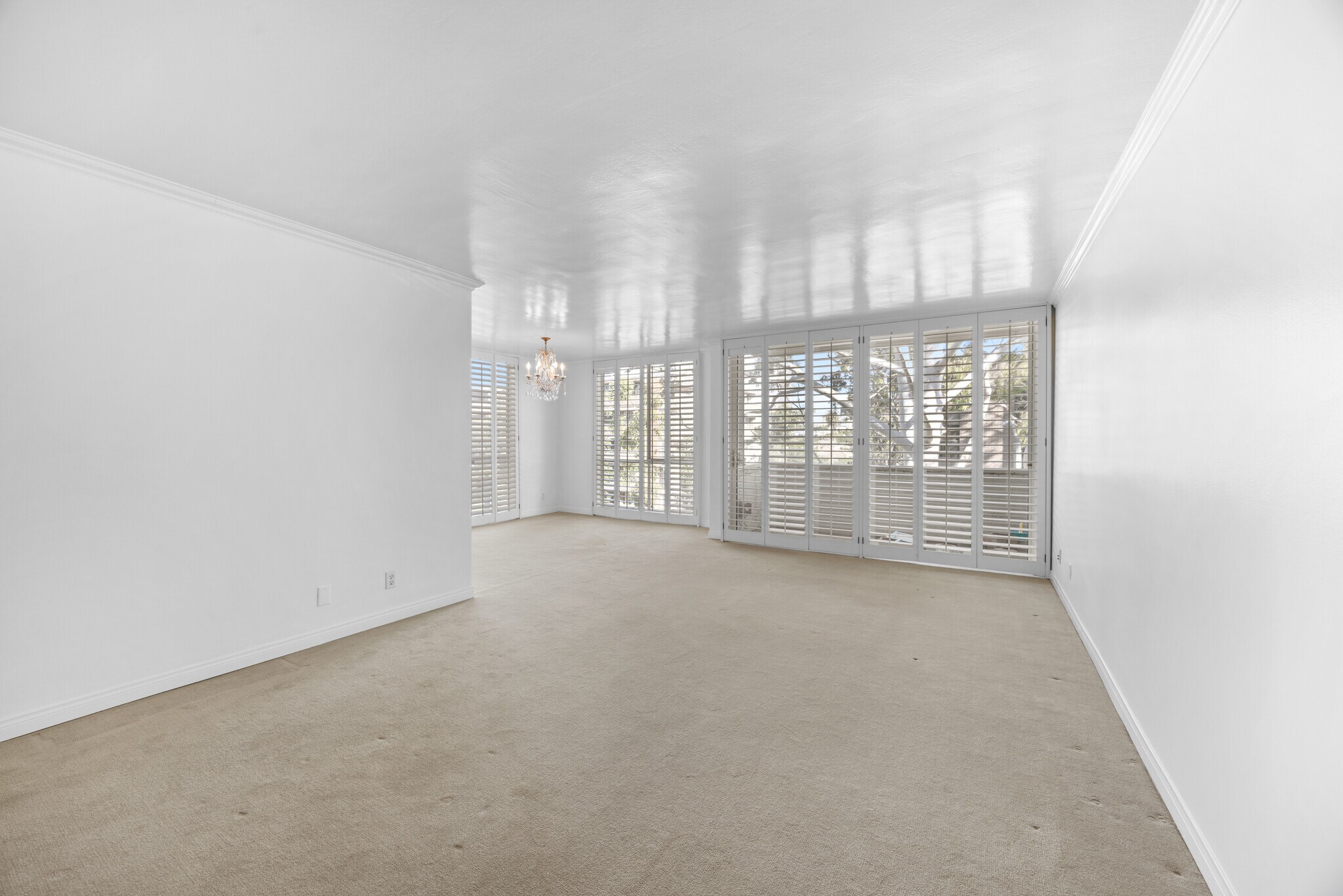 Building Photo - 2301 S Beverly Glen Blvd