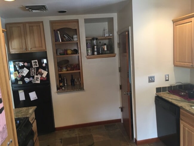Building Photo - Live a Block Away from Sloan's Lake! Licen...