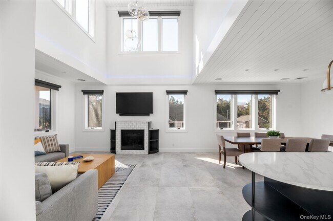 Building Photo - 44 Island Walk