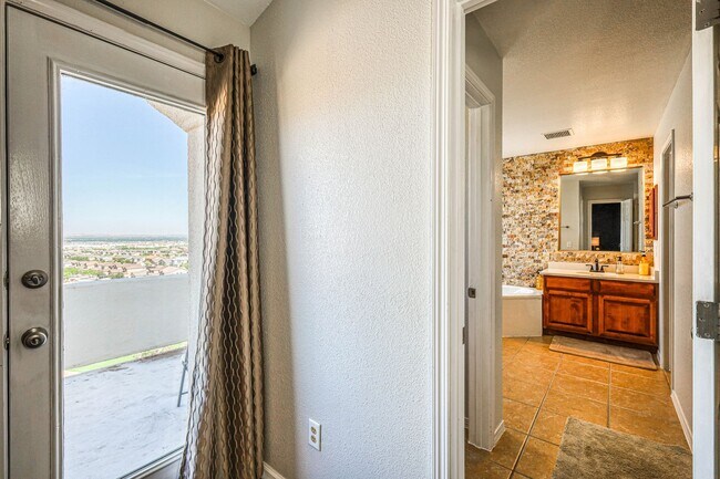 Building Photo - 1627 Brillo Del Sol Ct