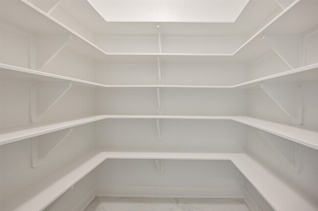 Building Photo - 27810 Burnett Hills Ln