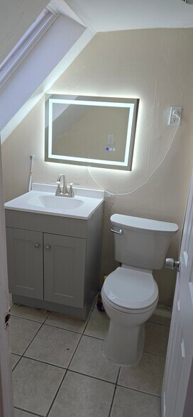 Building Photo - 79 Wilson St