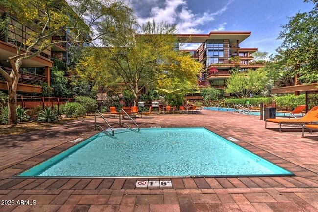 Building Photo - 7167 E Rancho Vista Dr